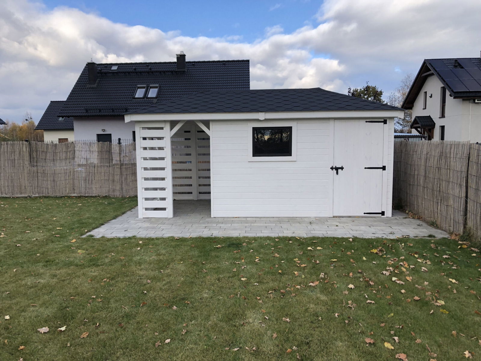 Domek na narzędzia z marketu - czy warto taki kupić?