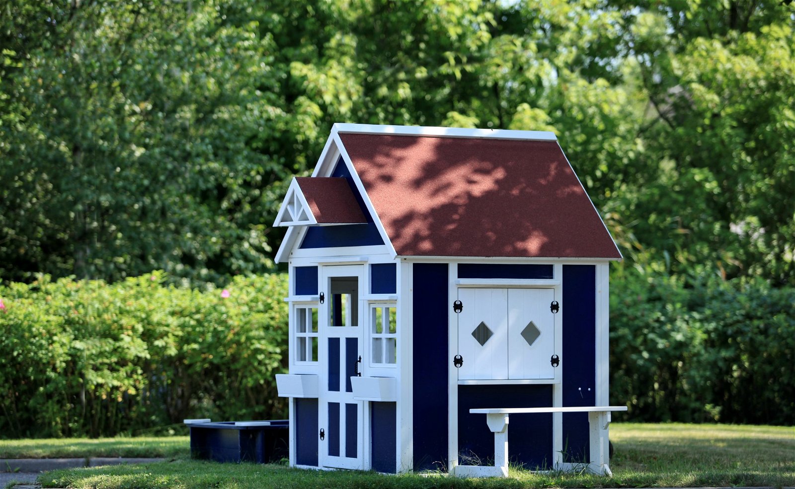Jak pomalować domek dla dzieci?